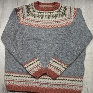 Stylish Gray and Red Crewneck Sweater